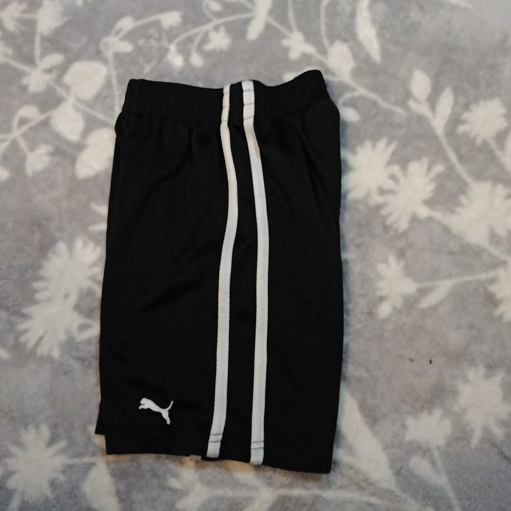 Essential  3:piece Adidas & Puma Bundle 2 SS  tees & 1 Shorts Sz 6 - Picture 4 of 10
